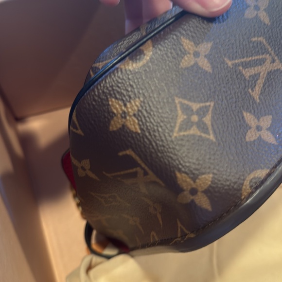 Louis Vuitton Passy bag with box and bag. Flawless used once - Picture 7 of 9